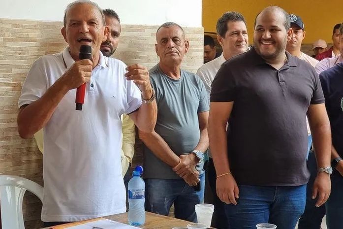 Cícero Cavalcante ao lado do filho Fernando durante Convenção em Matriz