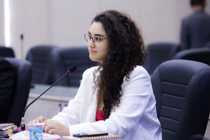 No Agosto Lilás, Teca Nelma reforça lei que protege crianças vítimas indiretas do feminicídio em Maceió