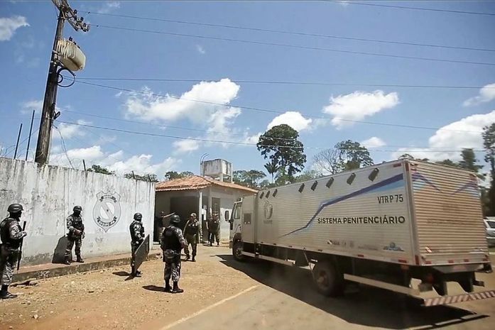 Polícia aponta envolvimento de 22 presos nas mortes em caminhão-cela