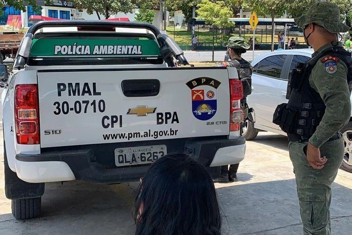 OAB Alagoas acompanha prisão de homem que aparece em vídeo agredindo cão a pauladas