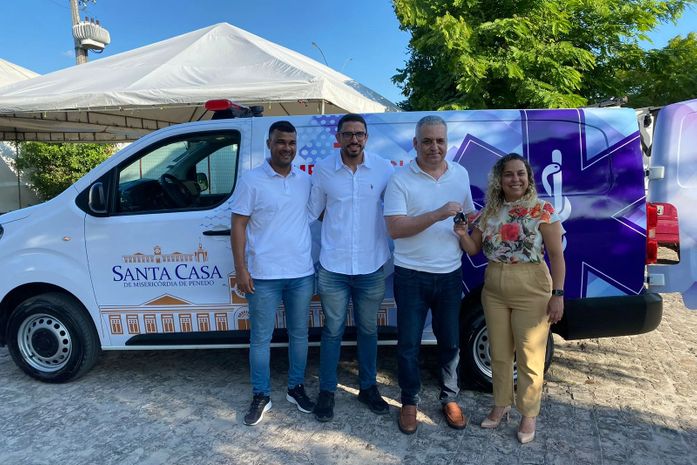 Alfredo Gaspar reforça saúde em Penedo com entrega de Ambulância e emenda de R$ 500 mil para a Santa Casa