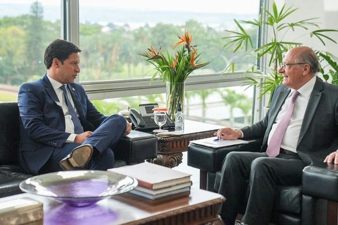 Rodrigo assume presidência do Senado e se reúne no Planalto com presidente em exercício Geraldo Alckmin para pedir apoio a Maceió