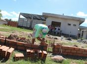 Prefeito Padre Eraldo retoma obras das creches abandonadas desde 2014