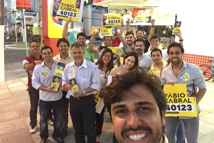 Com empenho de amigos e familiares, Fábio Cabral mostra uma forma inovadora de fazer campanha