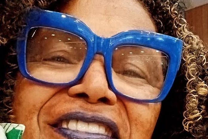 Em uma semana, o blog da Arísia Barros está emparelhando em MEIO MILHÃO de acessos. Brinque com esta ativista!