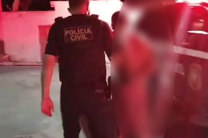 Vídeo: Homem que abusou de mulher deficiente e estuprou criança de 5 anos é preso no Sertão de AL