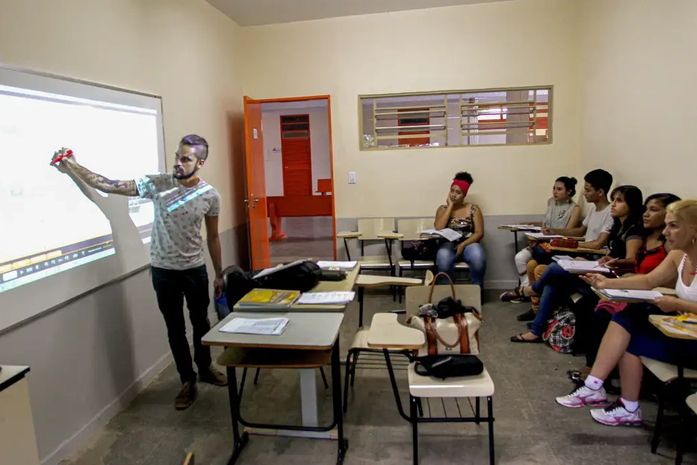 Mais de 96 mil estudantes alagoanos receberam pagamentos do Pé-de-Meia em 2024