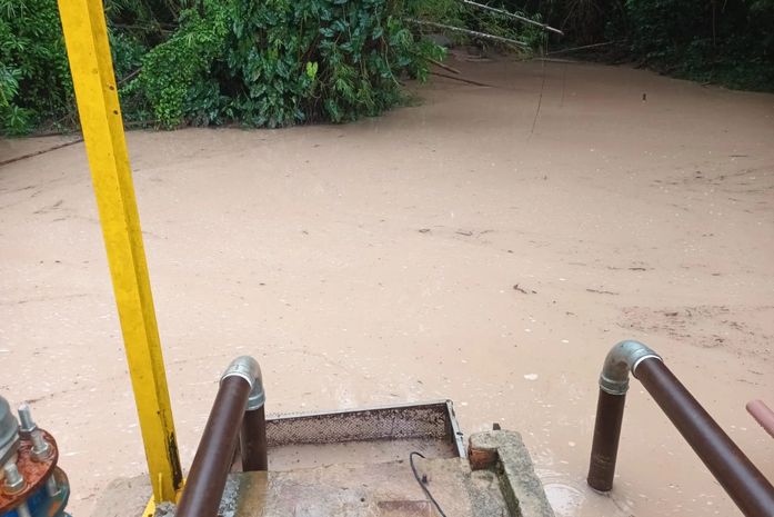 Moradores da Barra Nova estão sem água desde sábado; BRK culpa chuvas e não dá previsão de retorno