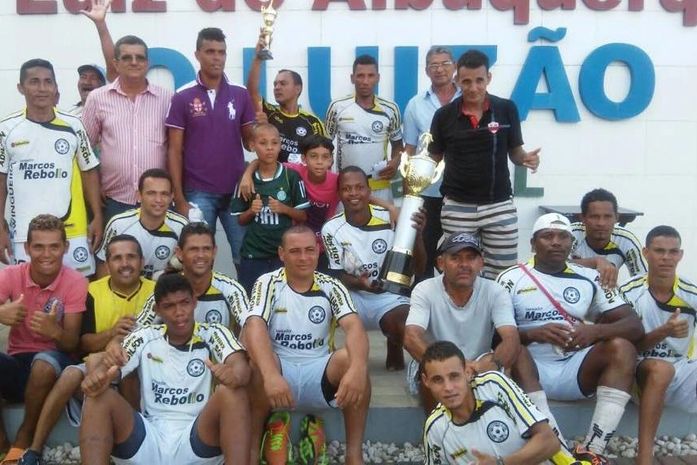 Prefeitura de Atalaia promoveu torneio de futebol