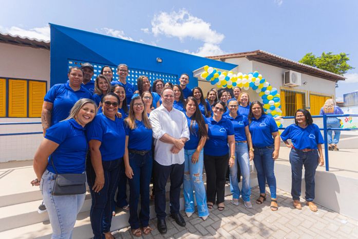 Moradores do Itapoã recebem escola para 350 alunos e agradecem ao prefeito Luciano Barbosa