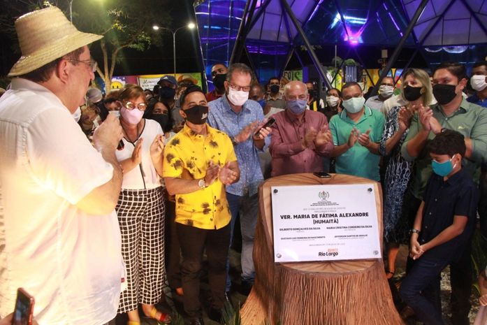 Prefeito Gilberto Gonçalves inaugura praça com o que há de mais moderno e criativo em designer e paisagismo