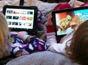 Crianças com tablets