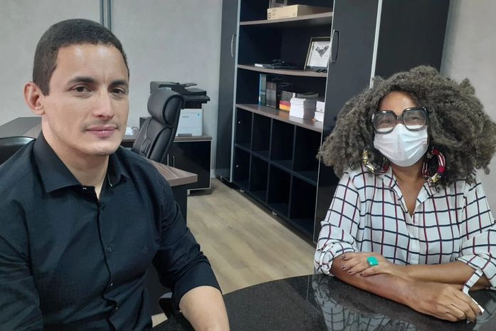 Essa ativista fez uma visita de cortesia ao novo delegado-geral da Polícia Civil