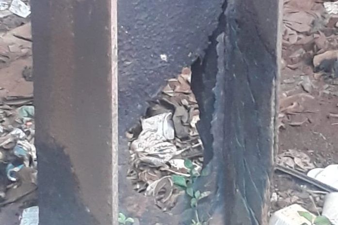 Pilastras da Passarela dos Estudantes em Palmeira estão comprometida com riscos de desabamento