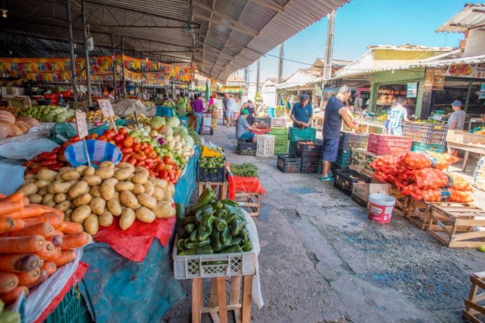 Feirantes são realocados para reforma no Mercado Público do Jacintinho