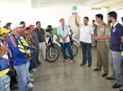 SMTT reúne mototaxistas de São Miguel dos Campos na 1ª Cia da PM