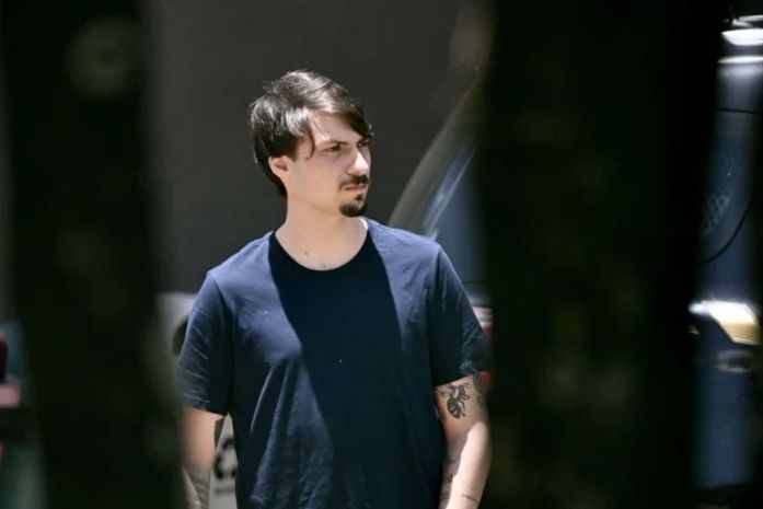 Filhos de Bolsonaro relatam tensão e restrições durante nova cirurgia