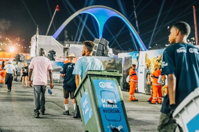 Reciclagem no Carnaval da Sapucaí 2023 entra para livro dos recordes