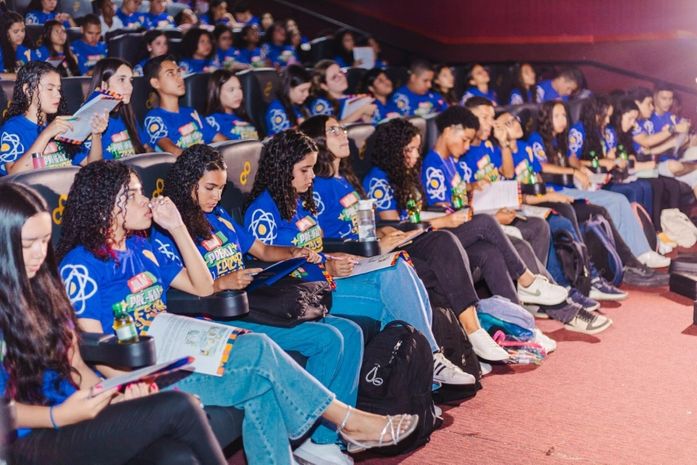 Alunos de escolas municipais celebram aprovação em cursos técnicos