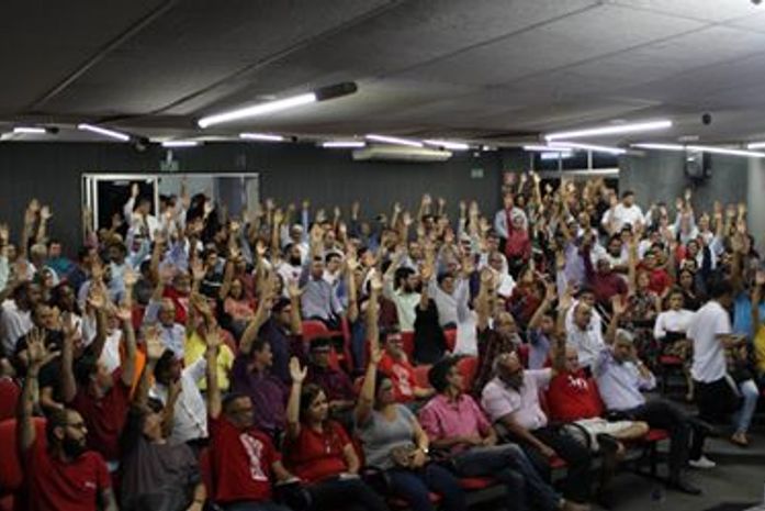 Bancários alagoanos aceitam proposta de reajuste e decidem não deflagrar greve