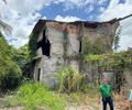 Imóvel abandonado no Clima Bom é demolido por recomendação da Defesa Civil de Maceió
