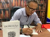 Livro de psicanalista clinico sobre tema depressão, é lançado em solenidade na Acala em Arapiraca 