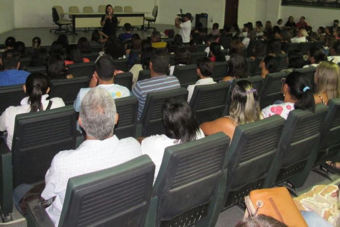 Equipes das secretarias municipais são treinadas sobre o combate a gravidez na adolescência