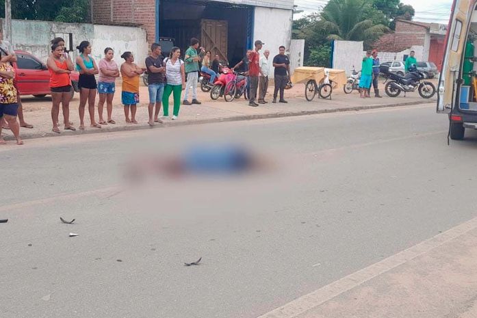 Caminhoneiro morre após ser atropelado enquanto atravessava a rua para padaria no interior de AL