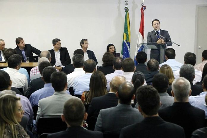 Ministro anima prefeitos (para 2016) com anúncio de verbas 