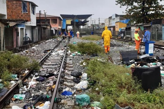 CBTU intensifica limpeza nas proximidades dos trilhos nesta sexta-feira