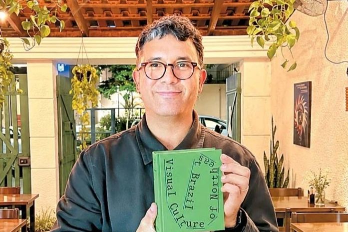 De Arapiraca para o mundo: Victor Yves lança livro sobre 70 anos de capas de cordel em São Paulo e Recife e conquista repercussão internacional