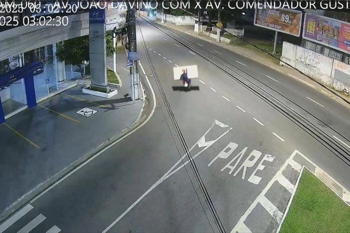 Videomonitoramento: polícia recupera objetos furtados de estabelecimento comercial da Jatiúca