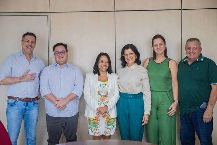 Equipe da Pestalozzi Arapiraca visita a Sefaz para discutir projeto de comercialização de órteses e próteses