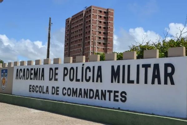 Justiça Manda PM Reintegrar à Corporação Cadetes Expulsos Ao Serem ...