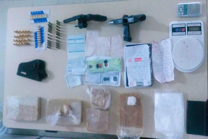 Em operação, polícia apreende 3,7 kg de crack