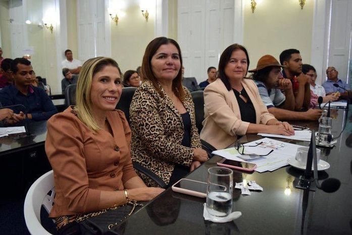 Deputada Ângela Garrote participa de audiência pública que apresenta sugestões para utilização da água do Canal do Sertão