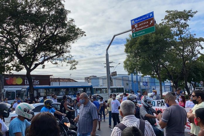 Novo protesto dos ex-funcionários da Veleiro bloqueia Fernandes Lima