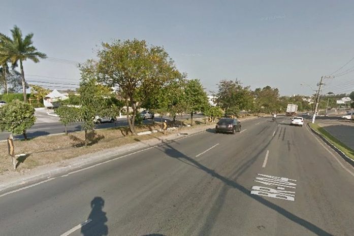 Acidente aconteceu em trecho da Avenida Durval de Góes Monteiro