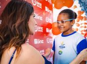 Prefeitura de Maceió entrega óculos de grau para alunos da rede municipal