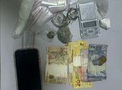 Denúncia termina em prisão por tráfico e apreensão de drogas no Barro Duro, em Maceió
