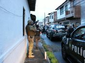 Operação cumpre 12 mandados contra tráfico de drogas, lavagem de dinheiro e homicídios