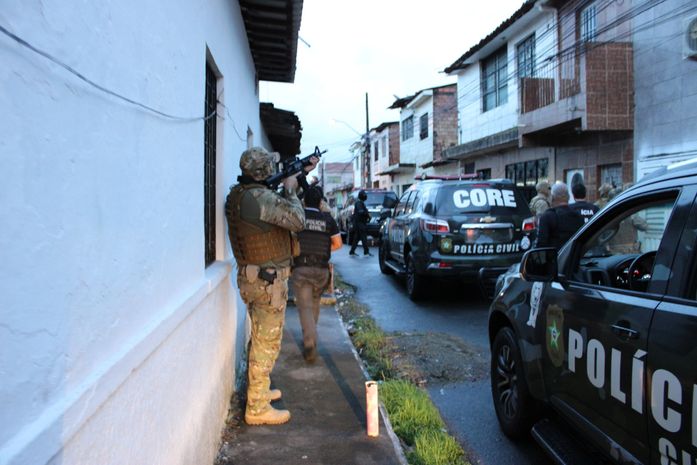 Operação cumpre 12 mandados contra tráfico de drogas, lavagem de dinheiro e homicídios