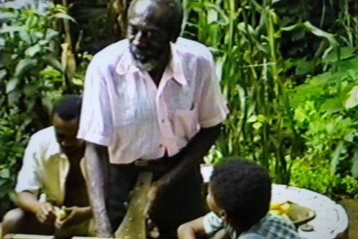 "Já tive pai e ele era negro, afetivo e presente"- diz o artista Salloma Jovino.