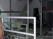 Criminosos explodem bancos, atacam agência dos Correios e posto da PM no interior   