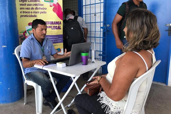 Ação itinerante leva emissão gratuita do Bem Legal a terminais