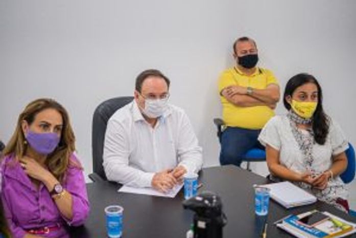 LUCIANO REÚNE EQUIPE E ELABORA PROJETOS PARA A COMUNIDADE DE MANGABEIRAS