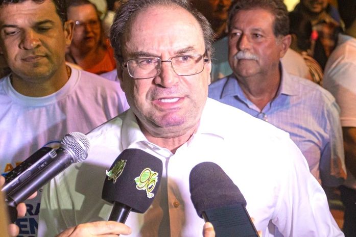 Prefeito Luciano Barbosa anuncia pavimentação de ruas nos bairros Guaribas e Verdes Campos