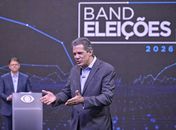 Jornalões pressionam por debates