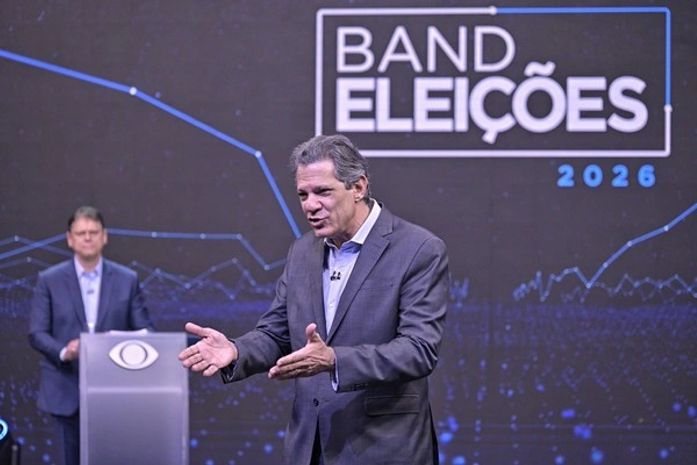 Jornalões pressionam por debates