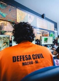 Rajadas de vento podem atingir Maceió até domingo; Defesa Civil orienta moradores